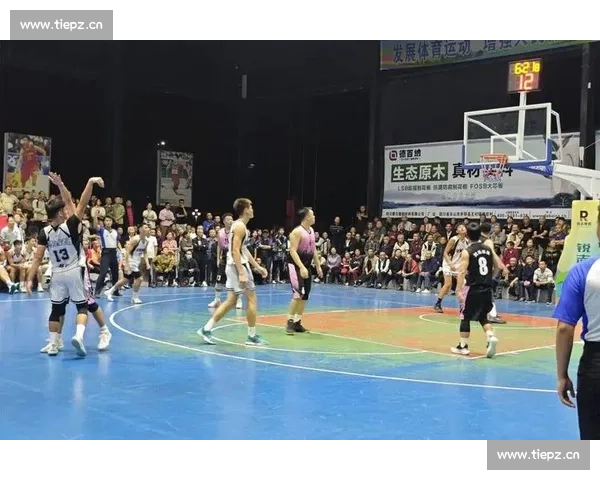 激战球场展现团队精神与技巧的青春篮球对决激情盛宴时刻精彩